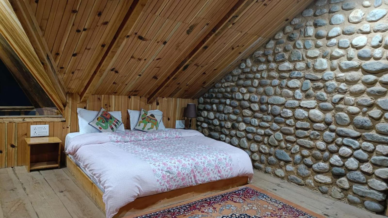 Ishan Log Huts-A Boutique Home Stay Banjār Εξωτερικό φωτογραφία